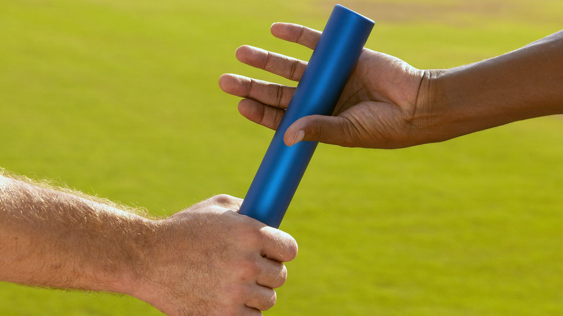 自由泳巅峰对决,新星闪耀泳池,老将捍卫荣耀